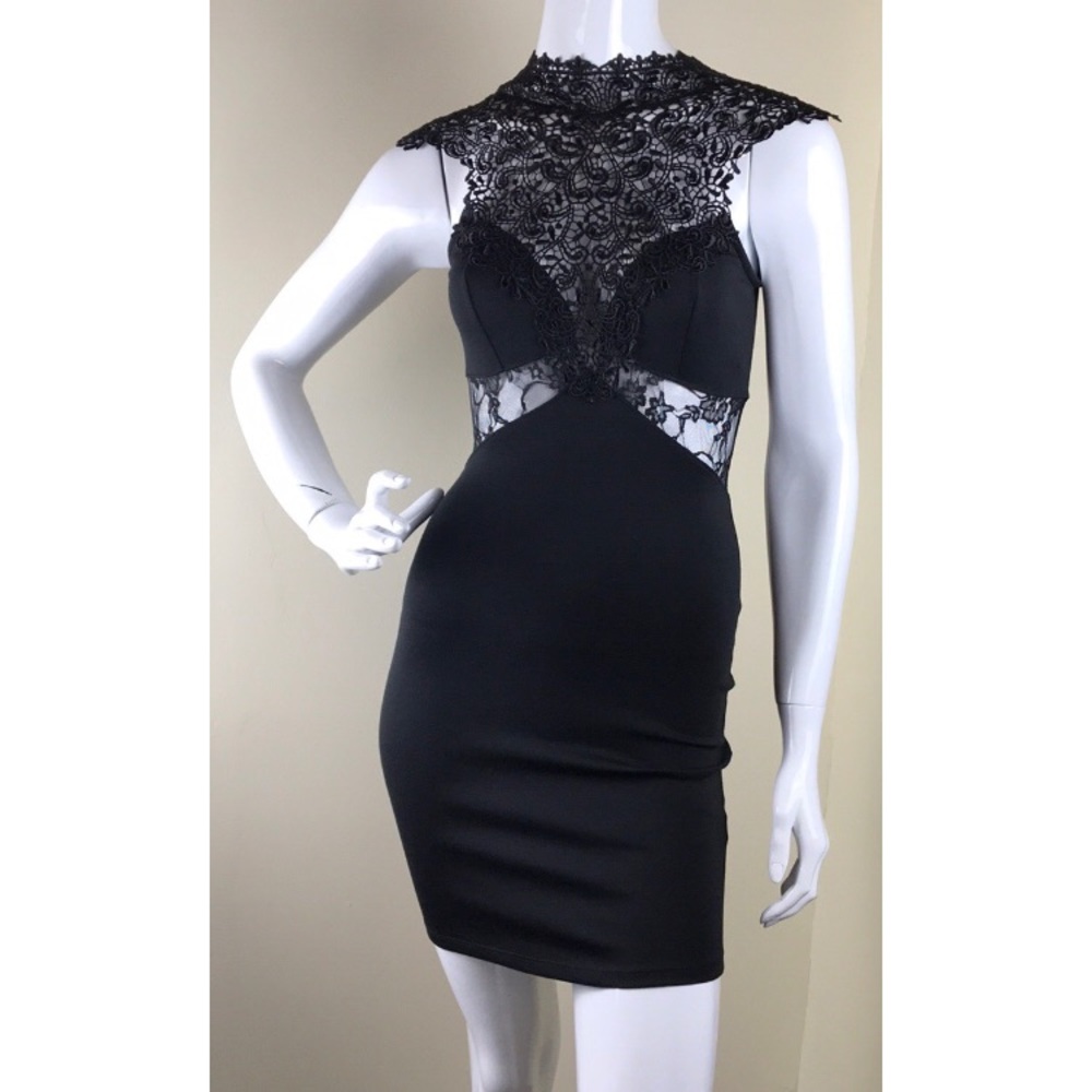 “Victoria” Black Bodycon Lace Dress